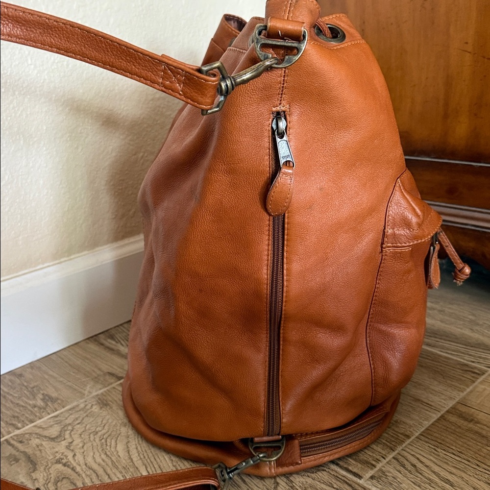 {Georgetown Leather} Bucket boho leather bag - Picture 5 of 12